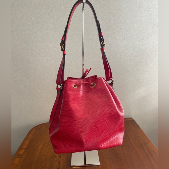 Authentic Louis Vuitton Red Epi Neo Noe - Picture 3 of 16